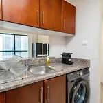Nasma Luxury Stays - Sophisticated Studio Apt With Stunning Marina View