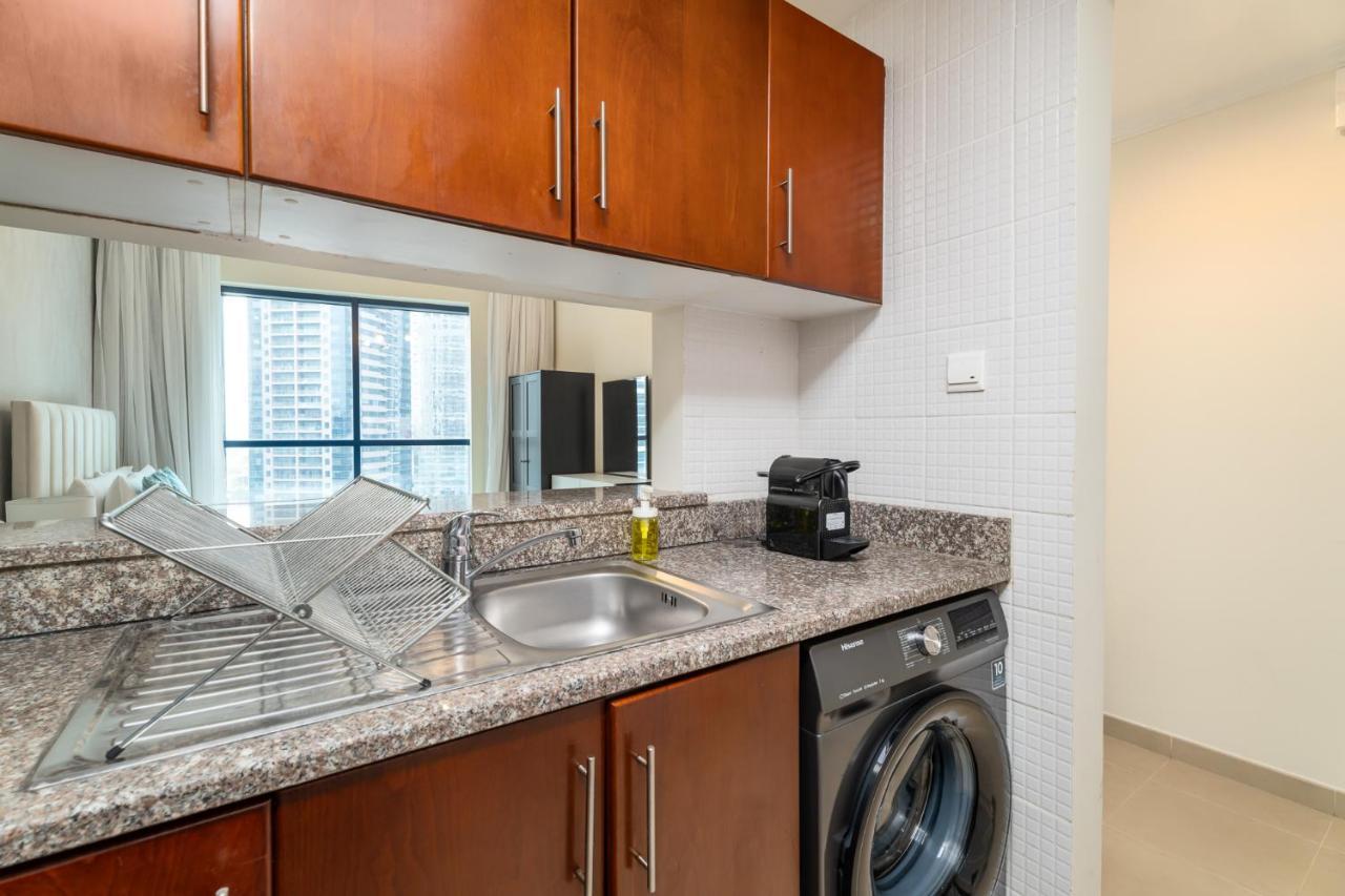 Nasma Luxury - Sophisticated With Stunning Marina View Dubai